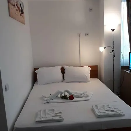 Apartment Garsoniera Luna